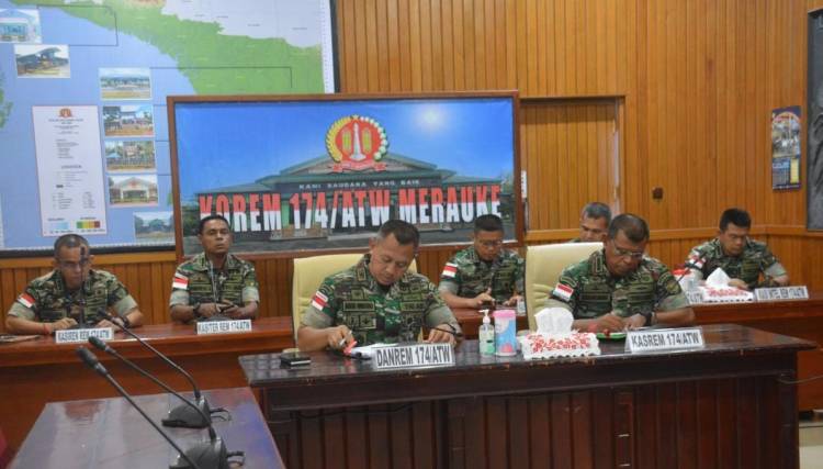 Pengarahan Kepada Para Dansat Organik, Dansatgas dan Danpos Satgas Jajaran Korem 174/ATW
