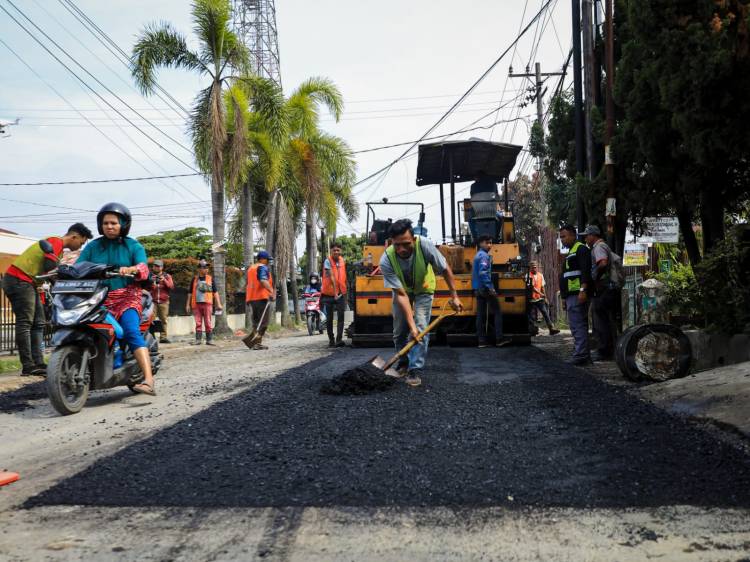 Percepat Perbaikan Jalan Rusak, Upaya  Bobby Nasution Tingkatkan Aksesibilitas Jasa Pelayanan sosial
