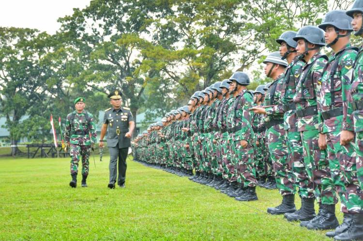 Brigjen TNI Rifky Nawawi Buka Secara Resmi Diktukba TNI AD TA 2023