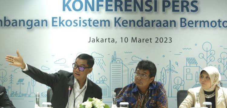 Sinergi PLN - Himbara Bakal Permudah Masyarakat Miliki Motor Listrik