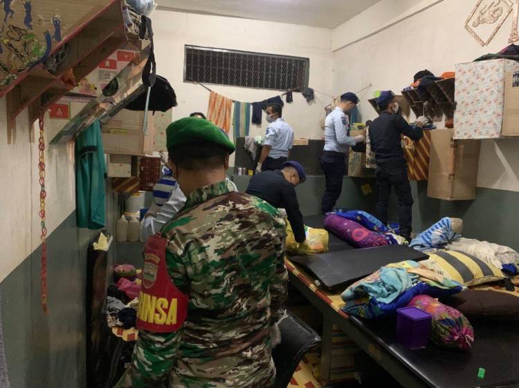 Lapas Kelas IIA Pancurbatu Razia Gabungan dan Bersih-Bersih