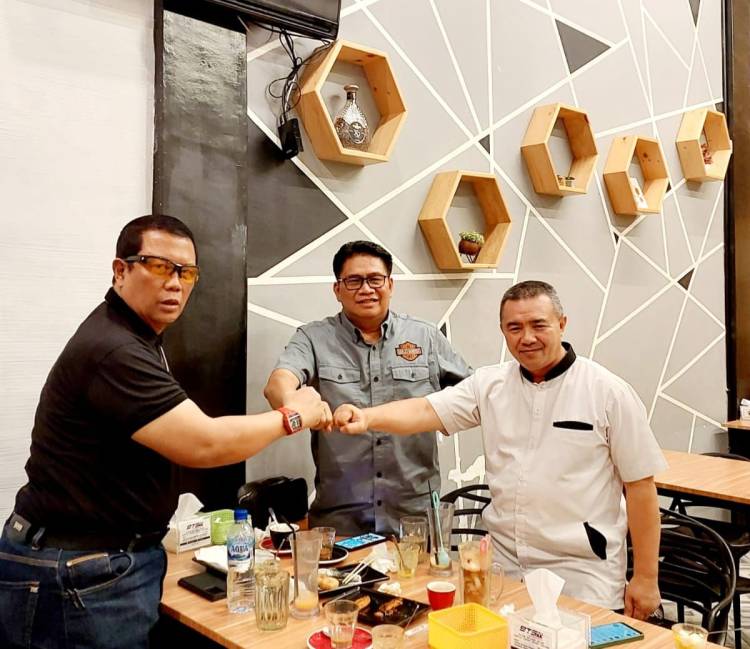 Kombes Pol. Purn Dr.H. Heri Subiansauri Jalin Silaturahmi Bersama CEO Sumut24 Group Rianto