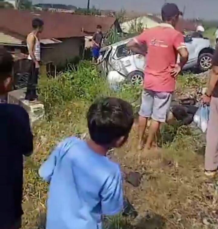 Dihantam Kereta Api, Penumpang Avanza Meninggal Dunia