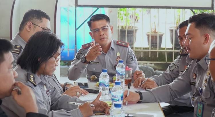 Coffe morning Karutan bersama warga binaan dan pejabat struktural