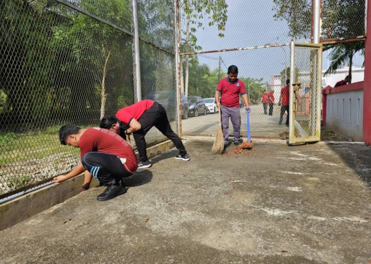 Jaga Kebersihan Lapas, Pegawai dan WBP Kompak Gotong Royong