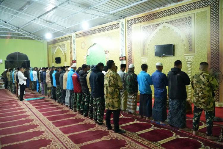 Awali Misi, Satgas Garuda Sambut Bulan Suci Ramadhan Penuh Suka Cita
