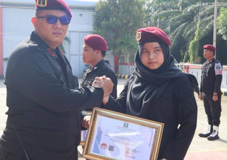 Tingkatkan Kinerja Pegawai, Kalapas Pemuda Langkat Berikan Reward Pegawai Teladan