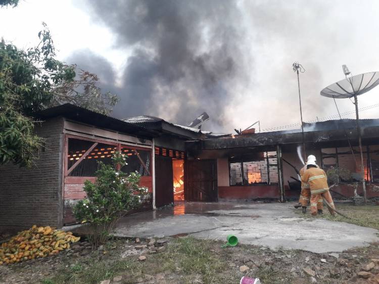 Diduga Konsleting Arus Pendek Rumah Permanen GosongTerbakar