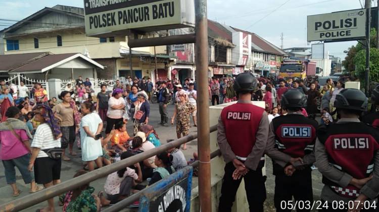 Massa 'Duduki' Polsek Pancur Batu