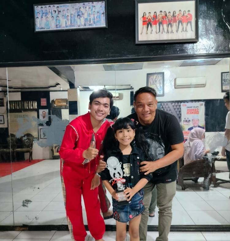 Aneira Nathania Putri Sinaga Siswi SD Perguruan Sultan Iskandar Muda Raih Juara Favorit Fashion Show Di Event " PergiKuliner "