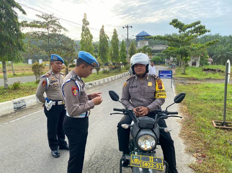 Propam Polres Labusel Laksanakan Ops Gaktiblin  Tingkatkan Kepatuhan Personel Berlalu Lintas