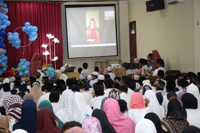 Wali Kota Dinobatkan Sebagai Bunda Yatim Oleh Yayasan Abdulyatama Indonesia Cabang Siantar