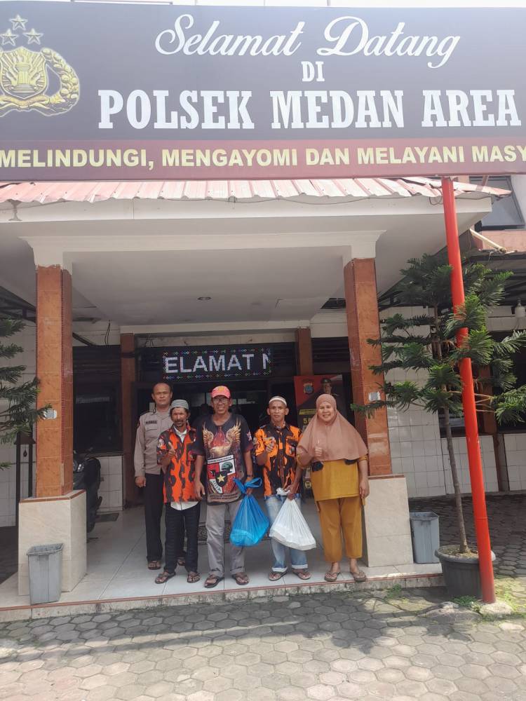 Ranting Pemuda Pancasila Sukaramai II, Bagi-bagi Nasi Kotak