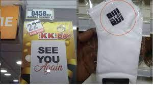 Jual Belikan Kaus Kaki  Bertuliskan "Allah," Sakiti Perasaan Beragama