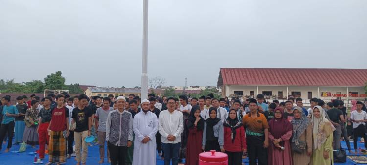SMAN 2 Medan Gelar Pesantren Kilat, Anggota DPD RI  Ustad Dedi Iskandar Batubara Beri Motivasi Pelajar