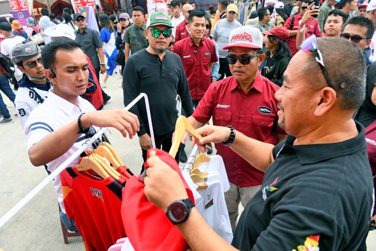 Tinjau Stan PB PON XXI di F1 Powerboat, Pj Gubernur Sumut Dorong Inovasi Strategi Sosialisasi