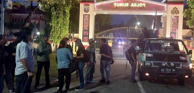 Aksi di Mapolda Sumut, Warga Simalungun Minta Ketua Adat Dibebaskan