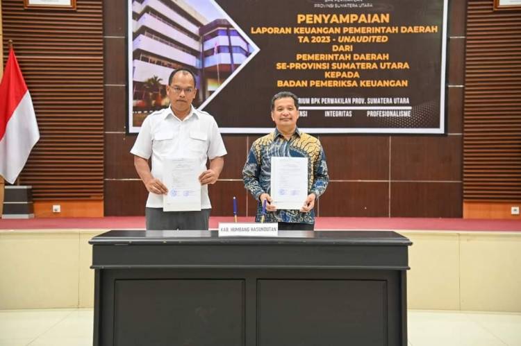 Bupati Humbahas Serahkan Laporan Keuangan Unaudited Pemkab ke BPK-RI Perwakilan Sumut