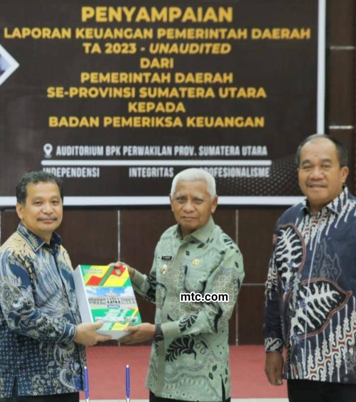 Bupati Asahan Serahkan LKPD Unaudited TA 2023