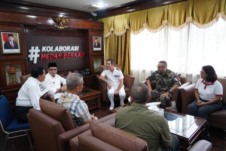 Komandan Kapal Perang Prancis FNS  Vedemiaire Bangga Bisa Berlabuh di Pelabuhan Belawan