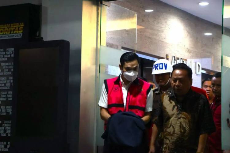 Suami Artis Indonesia di tahan Jampidsus Kejaksaan Agung