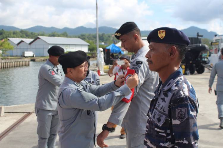 Bakamla RI bersama 1.500 Personel Manuver Lapangan di Ambon