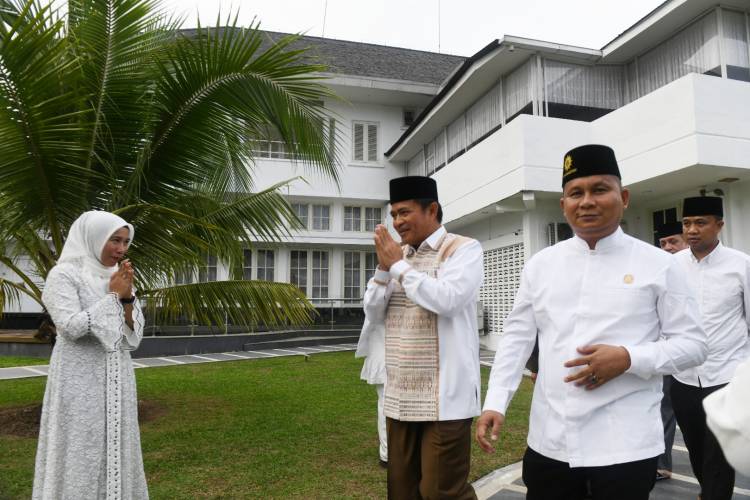 Pj Gubernur Buka Puasa Bersama Forkopimda dan ASN