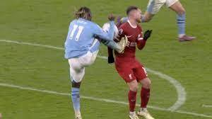 Laga Liverpool lawan Manchester City Sangat Seru, Sampai Kena Tendang Doku
