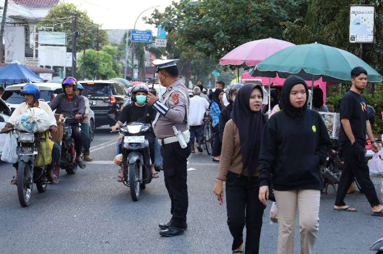 Polisi Lalu Lintas Polda Sumut Gelar Pengamanan dan Pengaturan Lalu Lintas di Titik Keramaian Selama Ramadhan