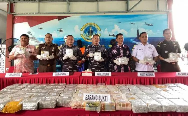 TNI AL Gagalkan Penyelundupan 100 Kilogram Sabu ke Aceh