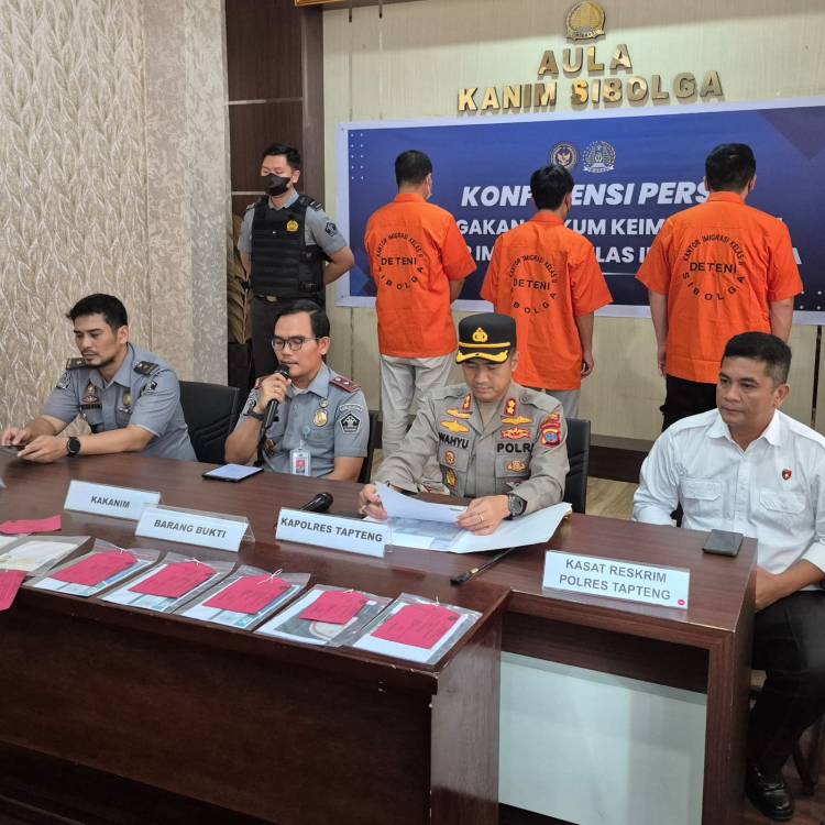 Kepala Imigrasi Sibolga Berkolaborasi Dengan Kapolres Tapteng Mengamankan 3 Warga Negara Asing