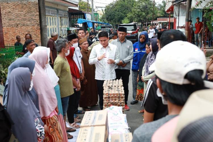 Ricky Anthony Bantu 19 Unit Rumah Terbakar di Berandan,Langkat