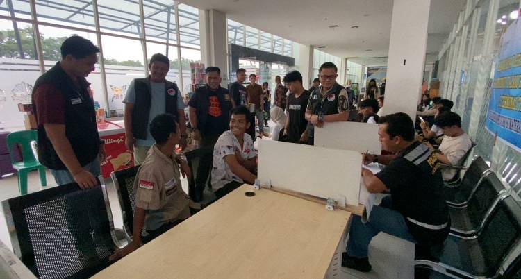 Polrestabes Medan Tes Urine Sopir dan Masinis yang Angkut Pemudik