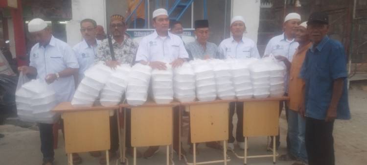 Kesatuan Pelaut Indinesia Bagi Takjil Gratis
