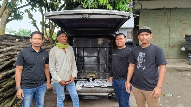 Terbongkar..!!! Mobil Pribadi Disulap Angkut BBM 1.000 Liter