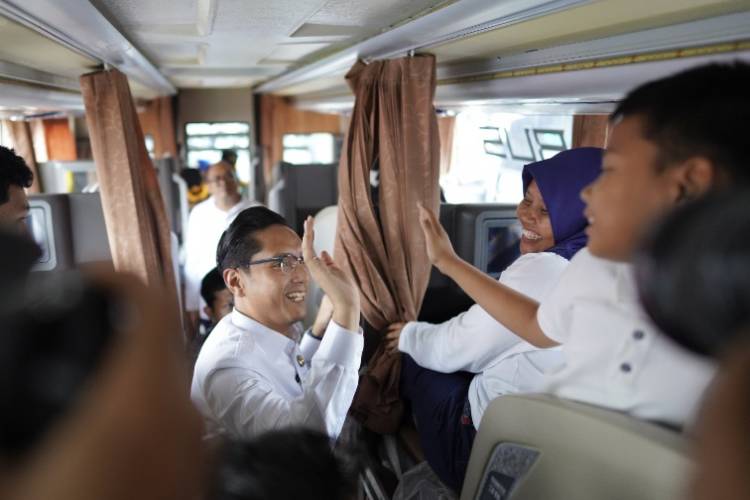 Mudik Gratis Bareng Pemko Medan, Rico Waas Lepas 1.969 Pemudik ke 12 Kota Tujuan