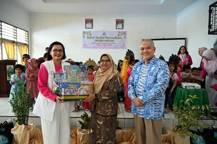 Serahkan Bantuan Ke UPTD PS Anak dan Balita Medan, Kepala Dinas Sosial Sumut Asren Nasution Apresiasi  IWABA Medan