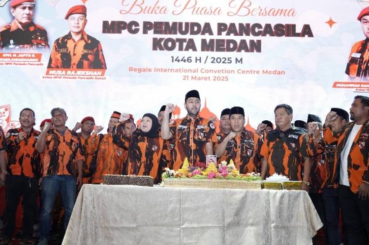 Ketua MPC PP Kota Medan Berikan 15 Ton Beras dan THR Untuk Kader PP Kota Medan