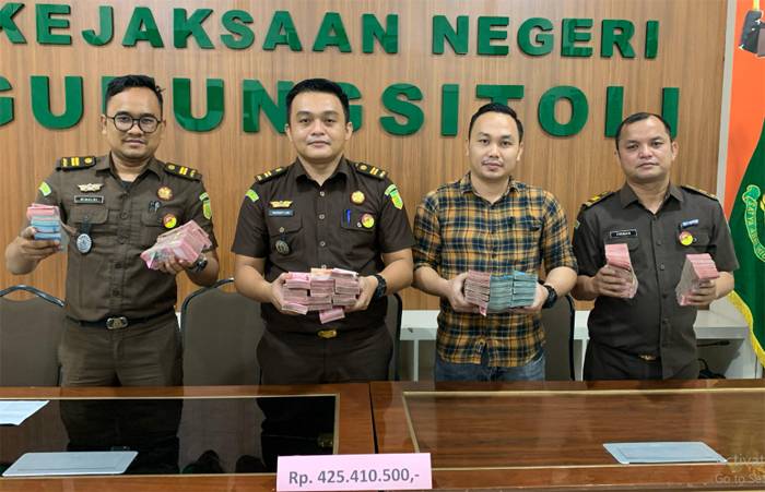 Kejari Gunungsitoli Terima UP Rp425.410.500 Dalam Perkara Dugaan Tipikor Penguatan Ketahanan Pangan Desa Fadoro Bahili