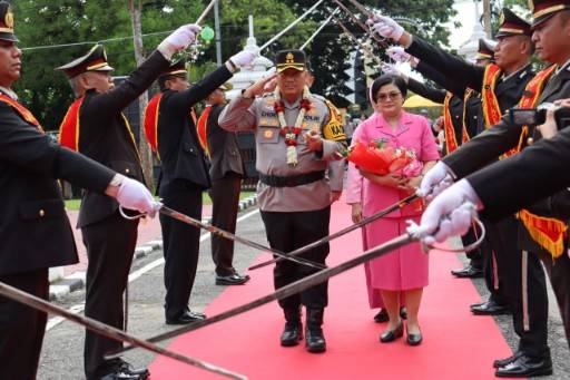 Upacara Pedang Pora Warnai Acara Pisah Sambut Kapolres Labuhanbatu