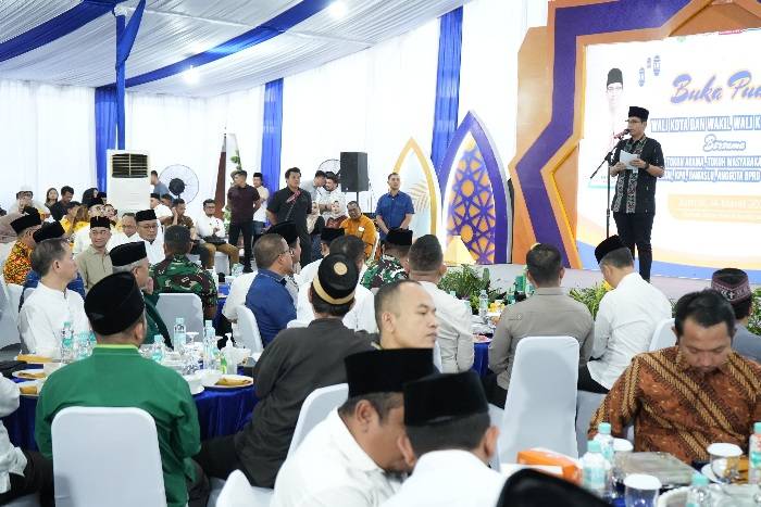 Buka Puasa Bersama Dengan Seluruh Pemangku Kepentingan Kota, Rico Waas : Momentum Untuk Mengikat Silaturahmi Diantara Kita Semua