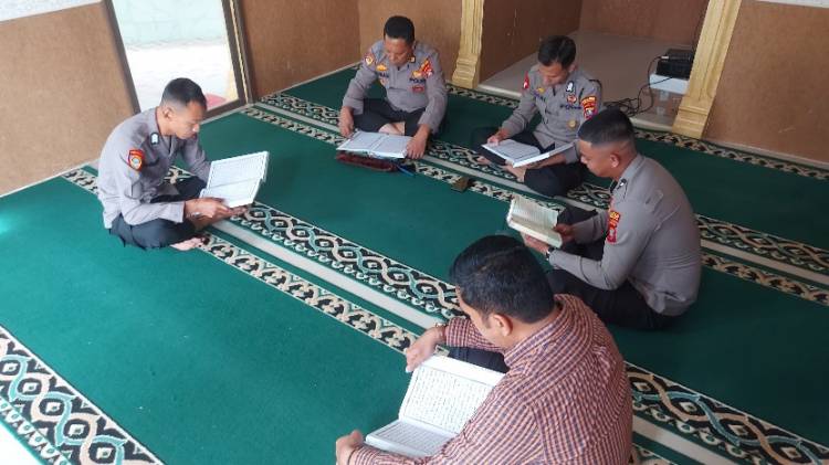 Polres Labusel Gelar Tadarus Bersama Personel
