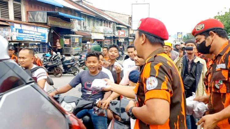Kolaborasi MPC PP Medan dan PP Belawan Gelar Bukber Serta Bagi-bagi Takjil
