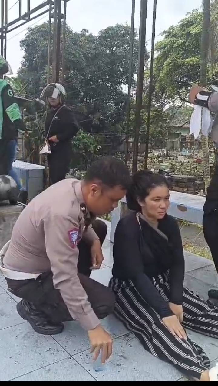 IRT Hendak Lompat dari Fly Over Diselamatkan Polantas
