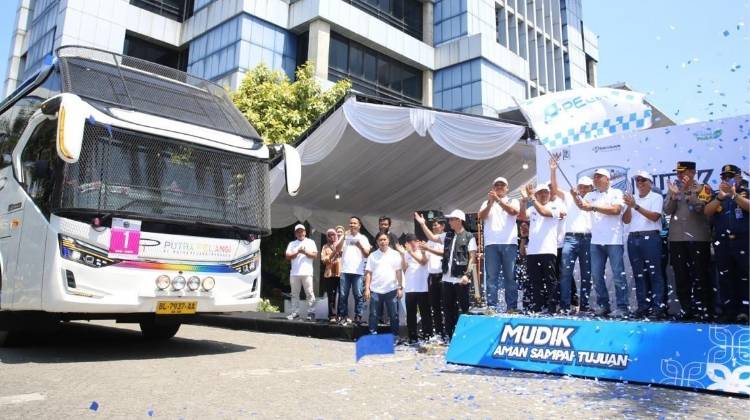 Pelindo Multi Terminal Berangkatkan Ratusan Pemudik dari Medan dalam Program Mudik Gratis BUMN 2025