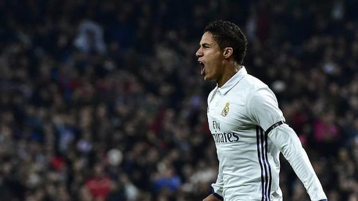 Manchester United "Gagal" Beli Raphael Varane