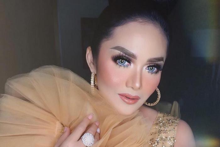 Sebelum Pemilu, Krisdayanti Sempatkan Ziarah ke Makan Soekarno