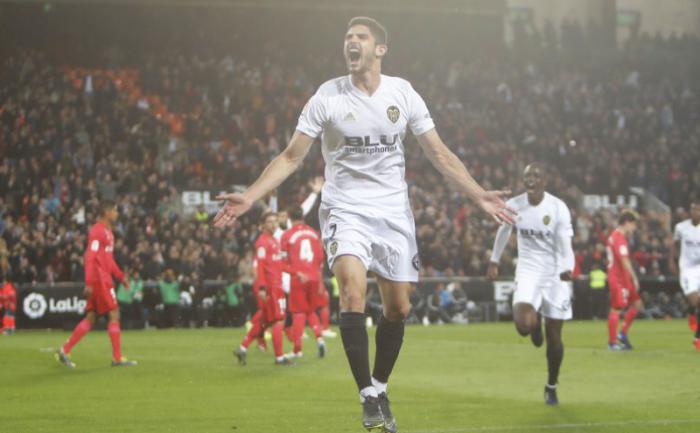 Valencia Tundukkan Real Madrid 1-2
