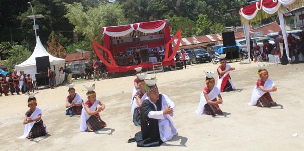 Warga Tobasa Berharap Pesta Olop-olop Bolon jadi Agenda Tahunan