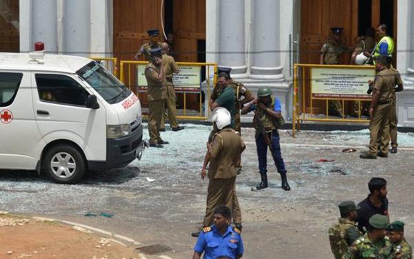  290 orang Tewas dan 500 luka - luka Ledakan bom Srilanka